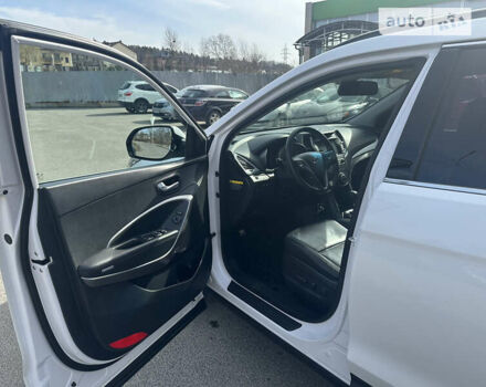 Белый Хендай Санта Фе, объемом двигателя 2 л и пробегом 170 тыс. км за 19000 $, фото 16 на Automoto.ua