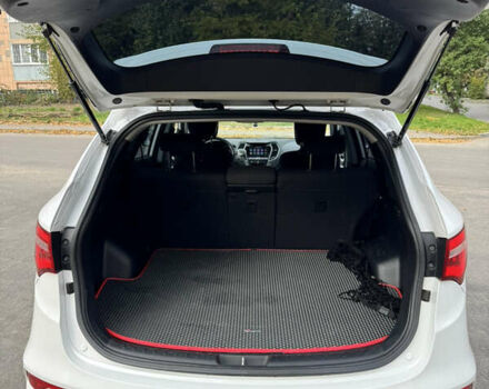 Белый Хендай Санта Фе, объемом двигателя 2.2 л и пробегом 146 тыс. км за 18500 $, фото 11 на Automoto.ua