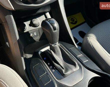 Белый Хендай Санта Фе, объемом двигателя 2.4 л и пробегом 88 тыс. км за 17500 $, фото 11 на Automoto.ua