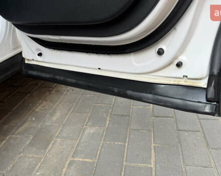 Білий Хендай Санта Фе, об'ємом двигуна 2.2 л та пробігом 141 тис. км за 22500 $, фото 114 на Automoto.ua