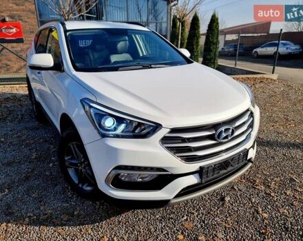 Белый Хендай Санта Фе, объемом двигателя 2.2 л и пробегом 146 тыс. км за 21200 $, фото 3 на Automoto.ua
