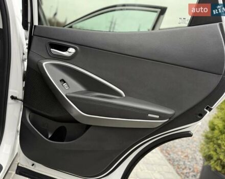 Белый Хендай Санта Фе, объемом двигателя 2.2 л и пробегом 141 тыс. км за 22900 $, фото 57 на Automoto.ua