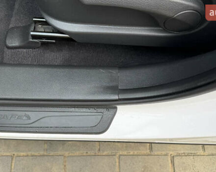 Білий Хендай Санта Фе, об'ємом двигуна 2.2 л та пробігом 141 тис. км за 22500 $, фото 60 на Automoto.ua