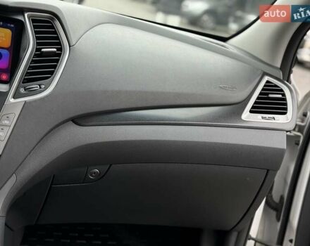 Белый Хендай Санта Фе, объемом двигателя 2.2 л и пробегом 141 тыс. км за 22900 $, фото 47 на Automoto.ua