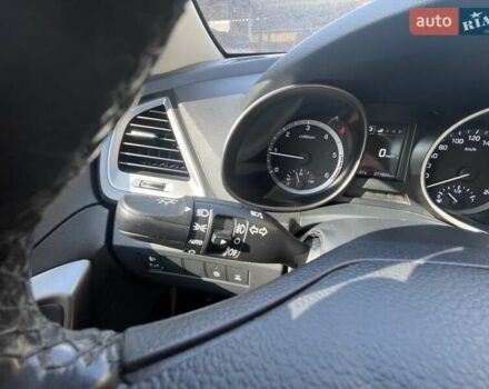 Белый Хендай Санта Фе, объемом двигателя 2.2 л и пробегом 270 тыс. км за 18500 $, фото 9 на Automoto.ua