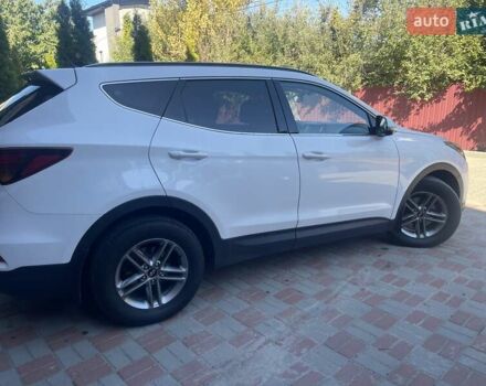 Хендай Санта Фе 2017 в Киеве на Automoto.ua Белый Хендай Санта Фе, объемом двигателя 2.2 л и пробегом 271 тыс. км за 17500 $, фото 4 на Automoto.ua