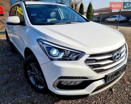 Белый Хендай Санта Фе, объемом двигателя 2.2 л и пробегом 146 тыс. км за 21200 $, фото 4 на Automoto.ua