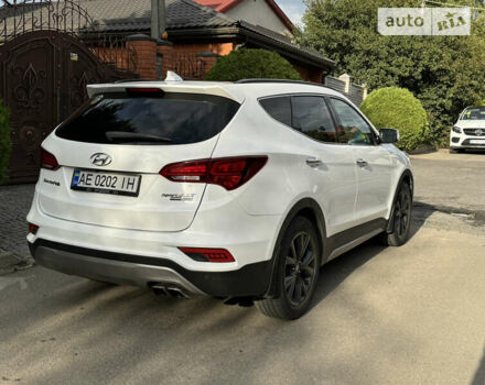 Белый Хендай Санта Фе, объемом двигателя 2 л и пробегом 90 тыс. км за 17000 $, фото 4 на Automoto.ua