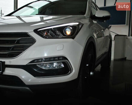 Белый Хендай Санта Фе, объемом двигателя 2.2 л и пробегом 109 тыс. км за 24900 $, фото 7 на Automoto.ua