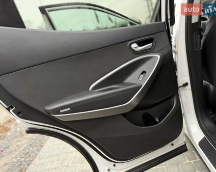 Белый Хендай Санта Фе, объемом двигателя 2.2 л и пробегом 141 тыс. км за 22900 $, фото 56 на Automoto.ua