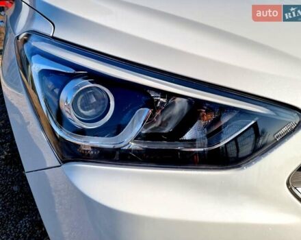 Белый Хендай Санта Фе, объемом двигателя 2.2 л и пробегом 146 тыс. км за 21200 $, фото 7 на Automoto.ua