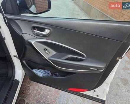 Белый Хендай Санта Фе, объемом двигателя 2.2 л и пробегом 367 тыс. км за 17500 $, фото 11 на Automoto.ua