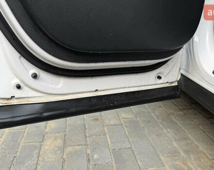 Білий Хендай Санта Фе, об'ємом двигуна 2.2 л та пробігом 141 тис. км за 22500 $, фото 127 на Automoto.ua