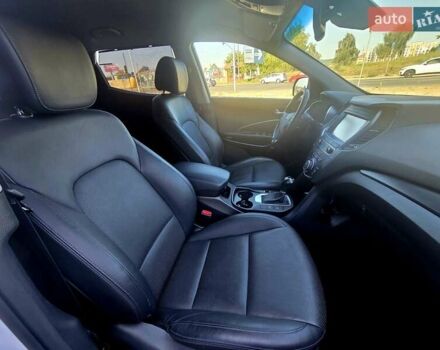 Белый Хендай Санта Фе, объемом двигателя 2.2 л и пробегом 146 тыс. км за 22950 $, фото 53 на Automoto.ua