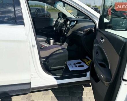 Белый Хендай Санта Фе, объемом двигателя 2.36 л и пробегом 65 тыс. км за 17500 $, фото 20 на Automoto.ua