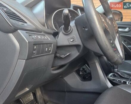 Белый Хендай Санта Фе, объемом двигателя 2.2 л и пробегом 367 тыс. км за 17500 $, фото 9 на Automoto.ua