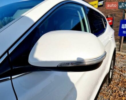 Белый Хендай Санта Фе, объемом двигателя 2.2 л и пробегом 146 тыс. км за 21200 $, фото 11 на Automoto.ua