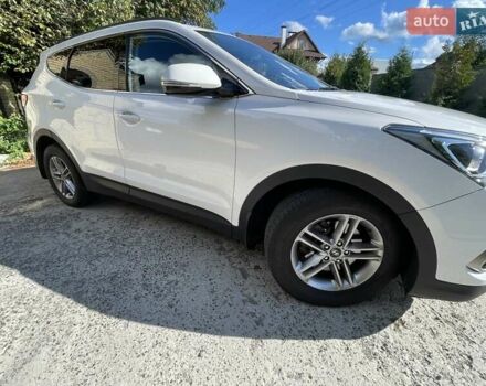 Белый Хендай Санта Фе, объемом двигателя 2.2 л и пробегом 270 тыс. км за 18500 $, фото 6 на Automoto.ua