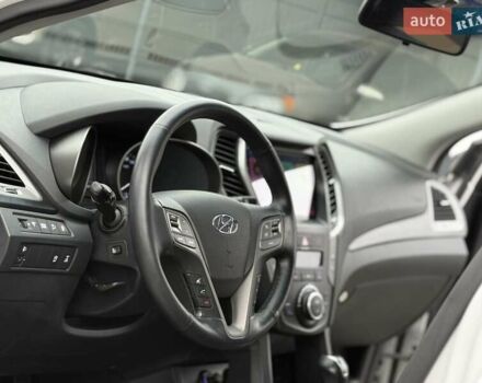 Белый Хендай Санта Фе, объемом двигателя 2.2 л и пробегом 141 тыс. км за 22900 $, фото 39 на Automoto.ua