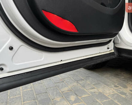 Білий Хендай Санта Фе, об'ємом двигуна 2.2 л та пробігом 141 тис. км за 22500 $, фото 64 на Automoto.ua