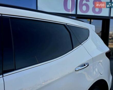 Белый Хендай Санта Фе, объемом двигателя 2.2 л и пробегом 146 тыс. км за 22950 $, фото 23 на Automoto.ua