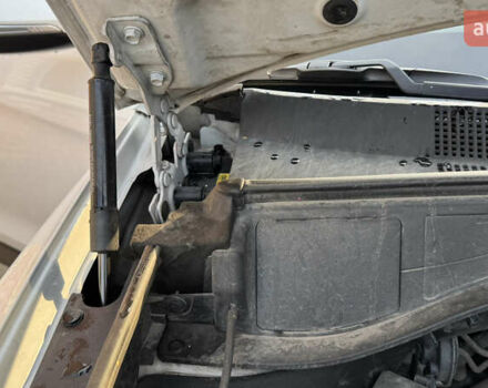 Білий Хендай Санта Фе, об'ємом двигуна 2.2 л та пробігом 141 тис. км за 22500 $, фото 38 на Automoto.ua