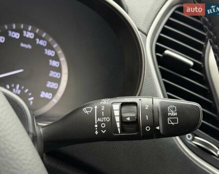 Белый Хендай Санта Фе, объемом двигателя 2.2 л и пробегом 141 тыс. км за 22900 $, фото 53 на Automoto.ua