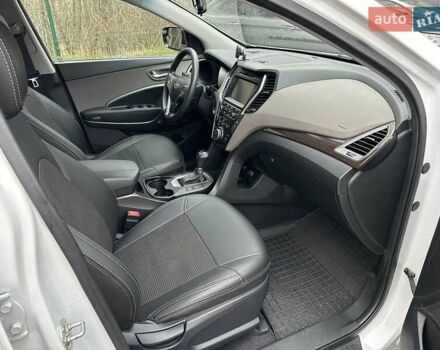 Белый Хендай Санта Фе, объемом двигателя 2.4 л и пробегом 126 тыс. км за 16300 $, фото 8 на Automoto.ua