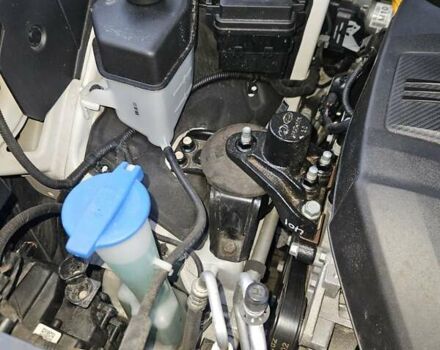 Белый Хендай Санта Фе, объемом двигателя 2.2 л и пробегом 80 тыс. км за 34700 $, фото 4 на Automoto.ua