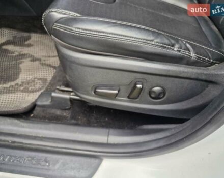 Хендай Санта Фе 2018 в Смеле на Automoto.ua Белый Хендай Санта Фе, объемом двигателя 2 л и пробегом 55 тыс. км за 27000 $, фото 20 на Automoto.ua