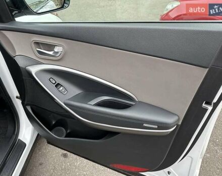 Белый Хендай Санта Фе, объемом двигателя 2.4 л и пробегом 126 тыс. км за 16300 $, фото 16 на Automoto.ua