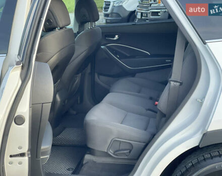 Белый Хендай Санта Фе, объемом двигателя 3.34 л и пробегом 140 тыс. км за 21900 $, фото 20 на Automoto.ua