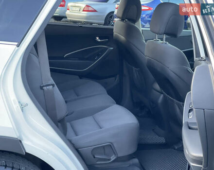 Белый Хендай Санта Фе, объемом двигателя 3.34 л и пробегом 140 тыс. км за 21900 $, фото 19 на Automoto.ua