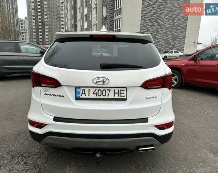 Белый Хендай Санта Фе, объемом двигателя 2.4 л и пробегом 126 тыс. км за 16300 $, фото 5 на Automoto.ua