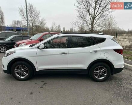 Белый Хендай Санта Фе, объемом двигателя 2.4 л и пробегом 126 тыс. км за 16300 $, фото 2 на Automoto.ua