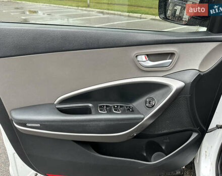 Білий Хендай Санта Фе, об'ємом двигуна 2.36 л та пробігом 98 тис. км за 14800 $, фото 16 на Automoto.ua