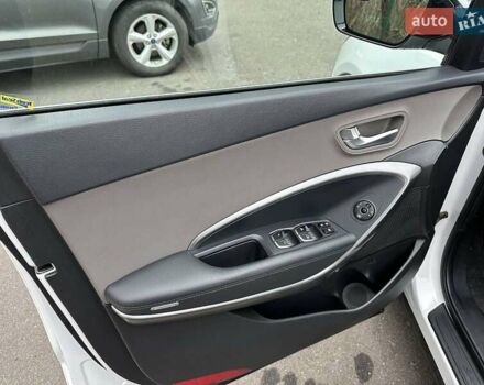 Белый Хендай Санта Фе, объемом двигателя 2.4 л и пробегом 126 тыс. км за 16300 $, фото 15 на Automoto.ua