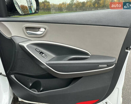 Білий Хендай Санта Фе, об'ємом двигуна 2.36 л та пробігом 98 тис. км за 14800 $, фото 10 на Automoto.ua