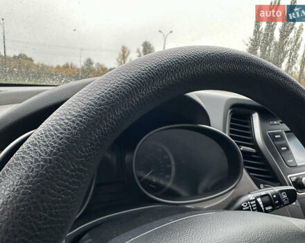 Білий Хендай Санта Фе, об'ємом двигуна 2.36 л та пробігом 98 тис. км за 14800 $, фото 23 на Automoto.ua