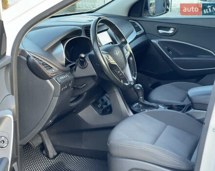 Белый Хендай Санта Фе, объемом двигателя 3.34 л и пробегом 140 тыс. км за 21900 $, фото 13 на Automoto.ua