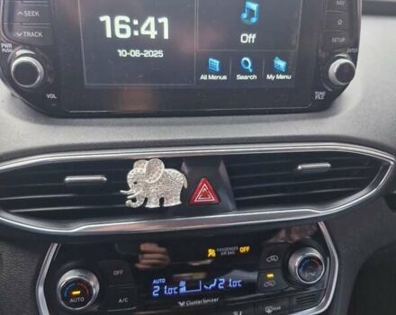 Хендай Санта Фе 2018 в Смеле на Automoto.ua Белый Хендай Санта Фе, объемом двигателя 2 л и пробегом 55 тыс. км за 27000 $, фото 3 на Automoto.ua