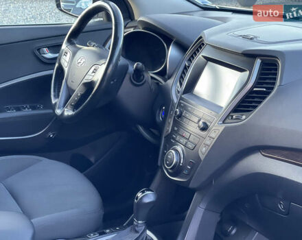 Белый Хендай Санта Фе, объемом двигателя 3.34 л и пробегом 140 тыс. км за 21900 $, фото 16 на Automoto.ua