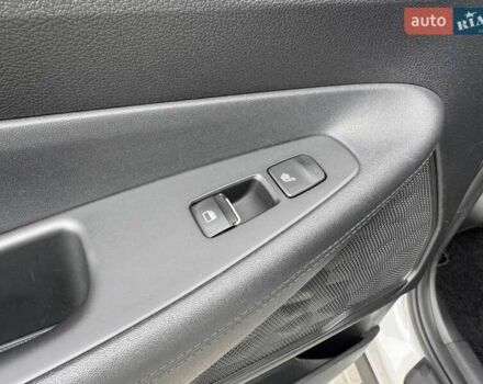 Белый Хендай Санта Фе, объемом двигателя 2 л и пробегом 154 тыс. км за 25000 $, фото 21 на Automoto.ua