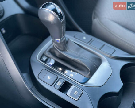 Белый Хендай Санта Фе, объемом двигателя 3.34 л и пробегом 140 тыс. км за 21900 $, фото 18 на Automoto.ua