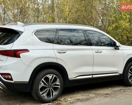 Хендай Санта Фе 2018 в Киеве на Automoto.ua Белый Хендай Санта Фе, объемом двигателя 2.2 л и пробегом 99 тыс. км за 29000 $, фото 3 на Automoto.ua