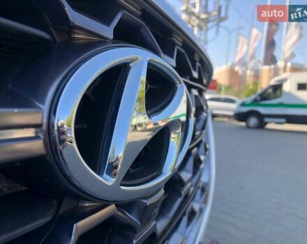 Белый Хендай Санта Фе, объемом двигателя 2 л и пробегом 120 тыс. км за 28799 $, фото 3 на Automoto.ua