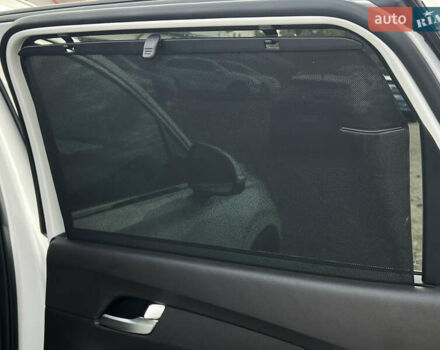 Белый Хендай Санта Фе, объемом двигателя 2.2 л и пробегом 169 тыс. км за 31034 $, фото 41 на Automoto.ua