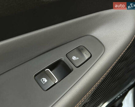 Белый Хендай Санта Фе, объемом двигателя 2.2 л и пробегом 169 тыс. км за 31034 $, фото 35 на Automoto.ua