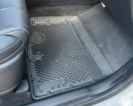 Білий Хендай Санта Фе, об'ємом двигуна 2.4 л та пробігом 100 тис. км за 13800 $, фото 9 на Automoto.ua