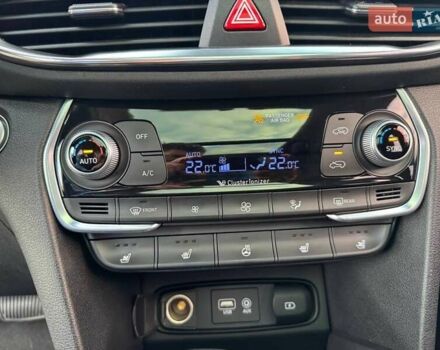 Белый Хендай Санта Фе, объемом двигателя 2 л и пробегом 129 тыс. км за 27400 $, фото 20 на Automoto.ua